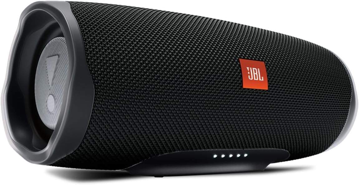 JBL Charge 4 – zbliżenie na czarny głośnik