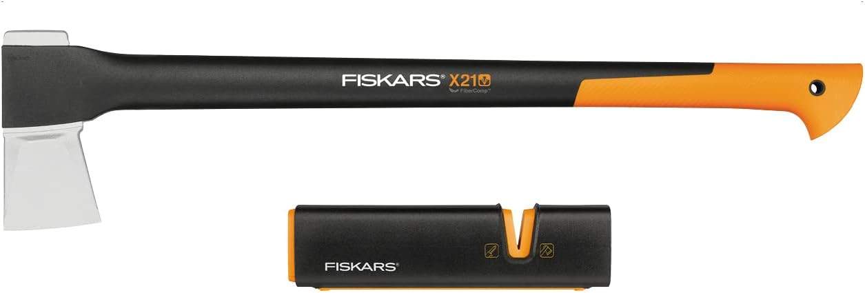 Siekiera Fiskars X-Series w akcji