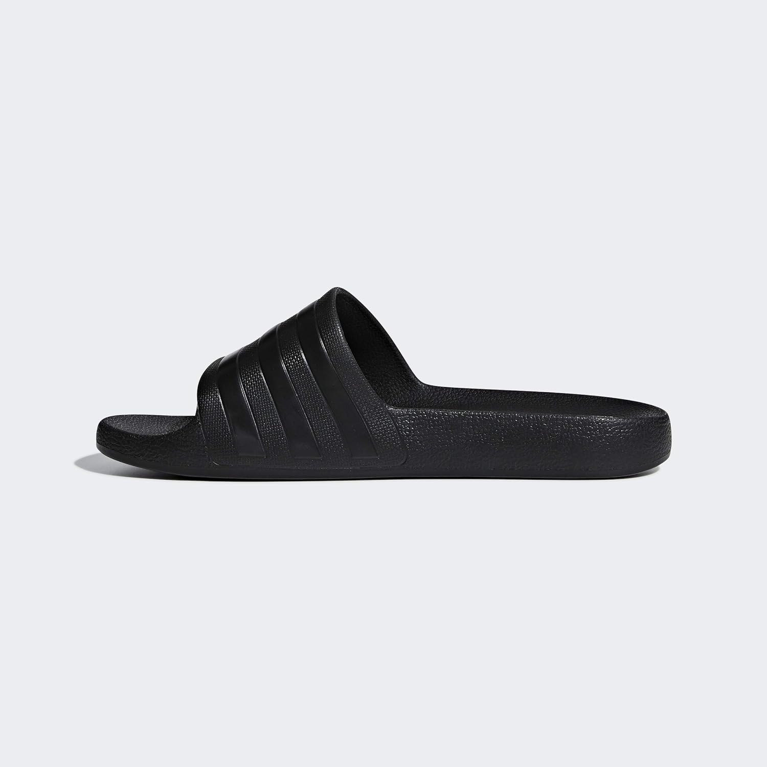 Klapki adidas Adilette Aqua – widok z boku