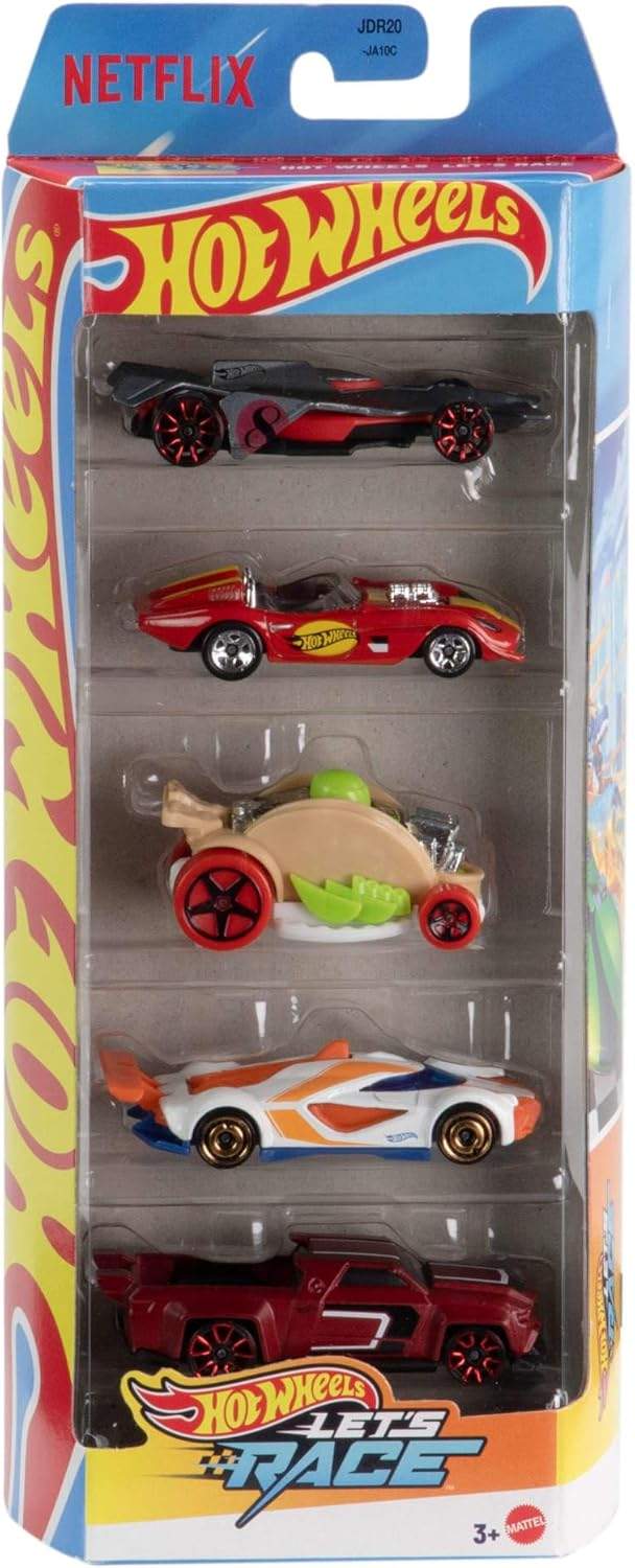 Zestaw 5 aut Hot Wheels na tle toru wyścigowego