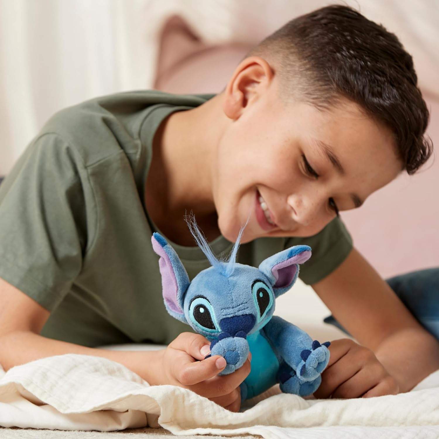 Stitch w swoim niebieskim futerku