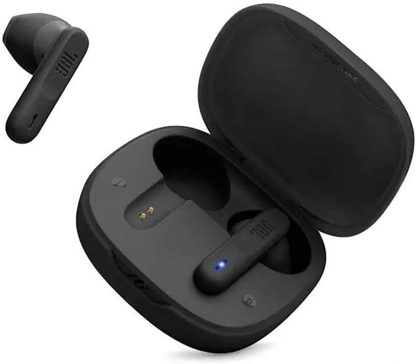 Czarne słuchawki JBL Vibe Flex w dłoni