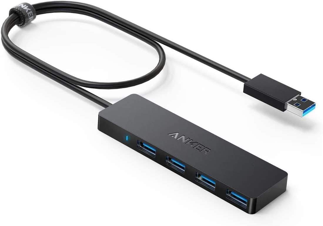 Anker Ultra Slim Hub podłączony do laptopa