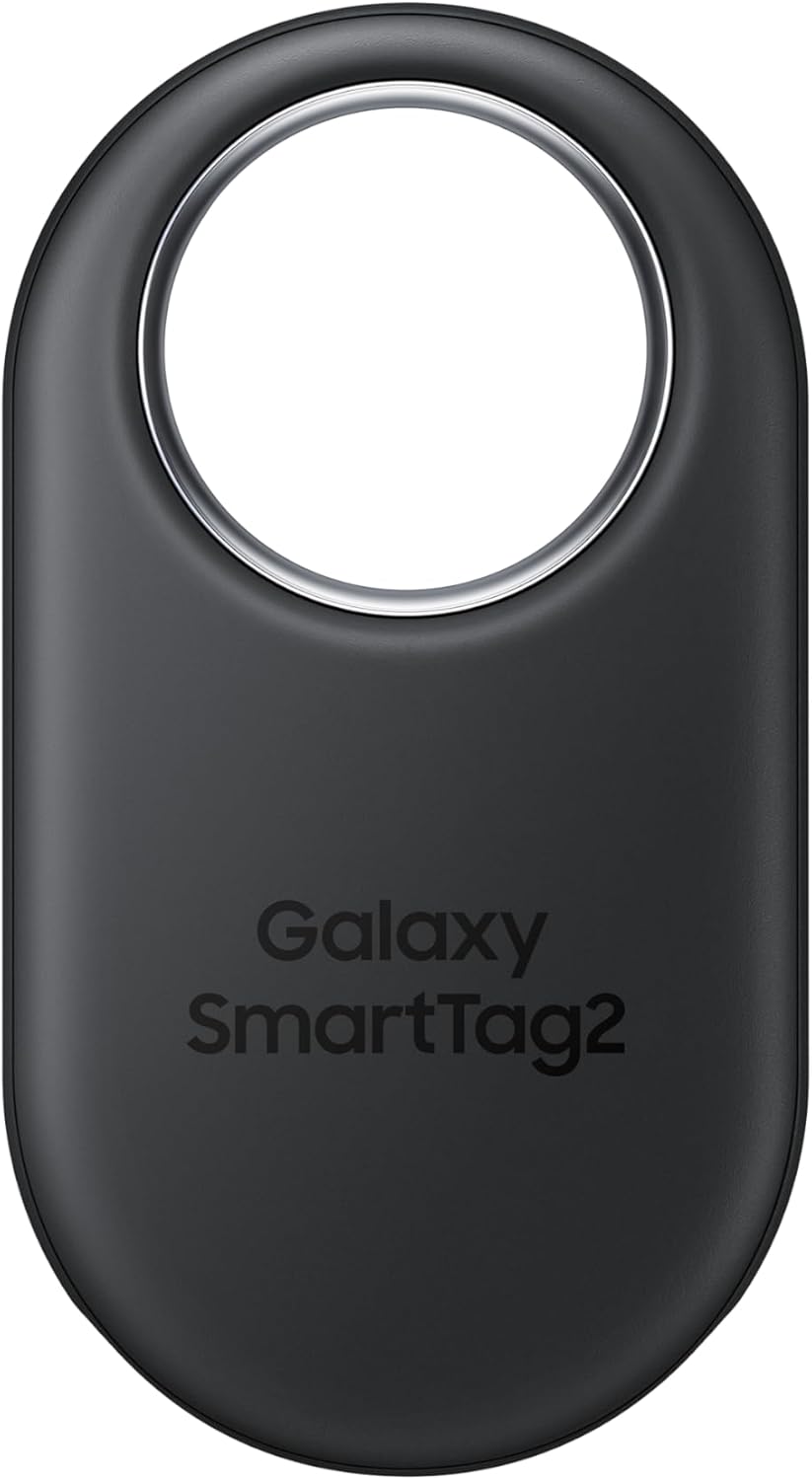 Samsung SmartTag2 w dłoni - kompaktowy lokalizator w kolorze czarnym