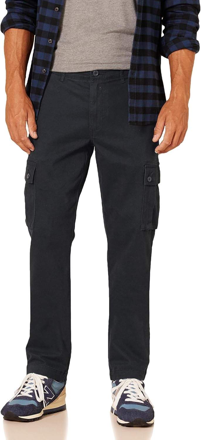 Męskie spodnie cargo slim-fit w różnych ujęciach